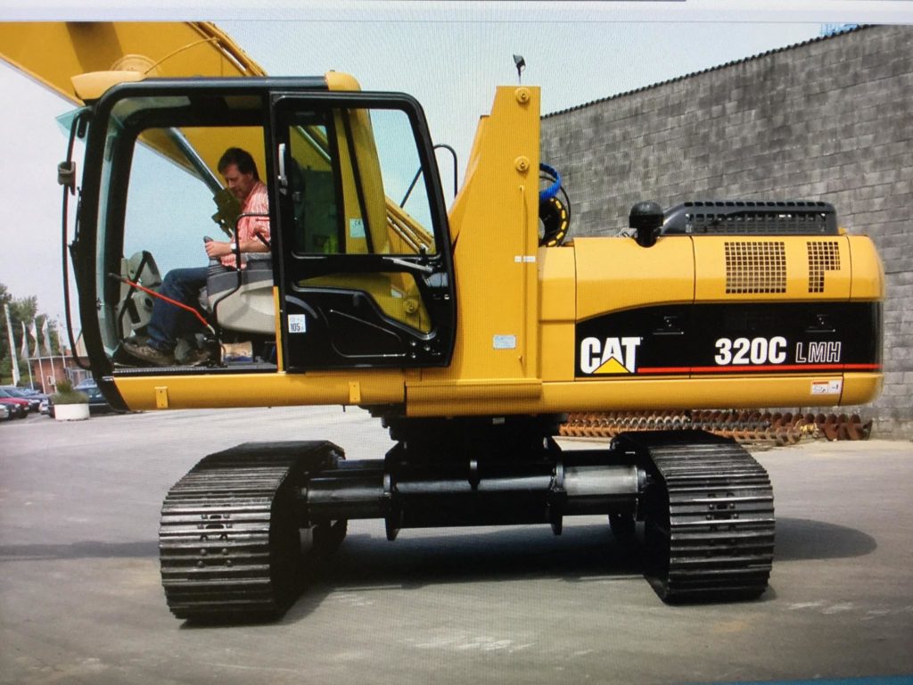 Cat 320C with Olivier telescopic chassis