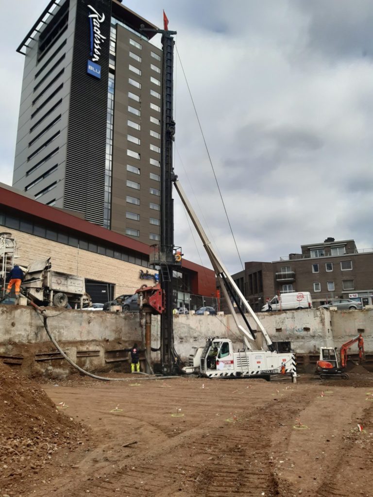 Fundex F2200 with Olivier drilling tools