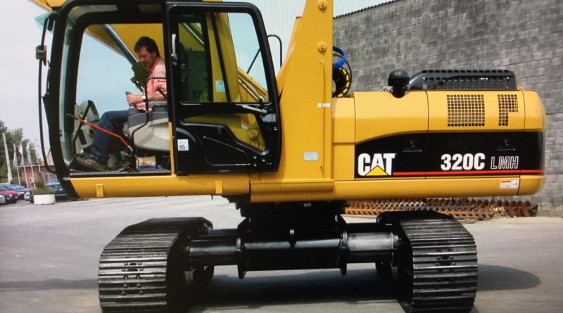 Cat 320C met Olivier telescoopchassis